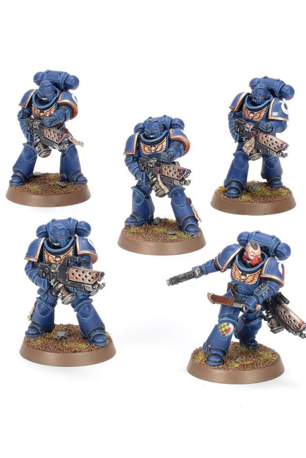 Space Marine miniatures from Warhammer 40,000 Infernus squad