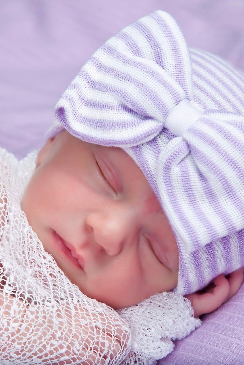 newborn hospital hat, baby hospital pictures, hospital photo shoot for newborn girl, baby pic ideas, newborn beanie