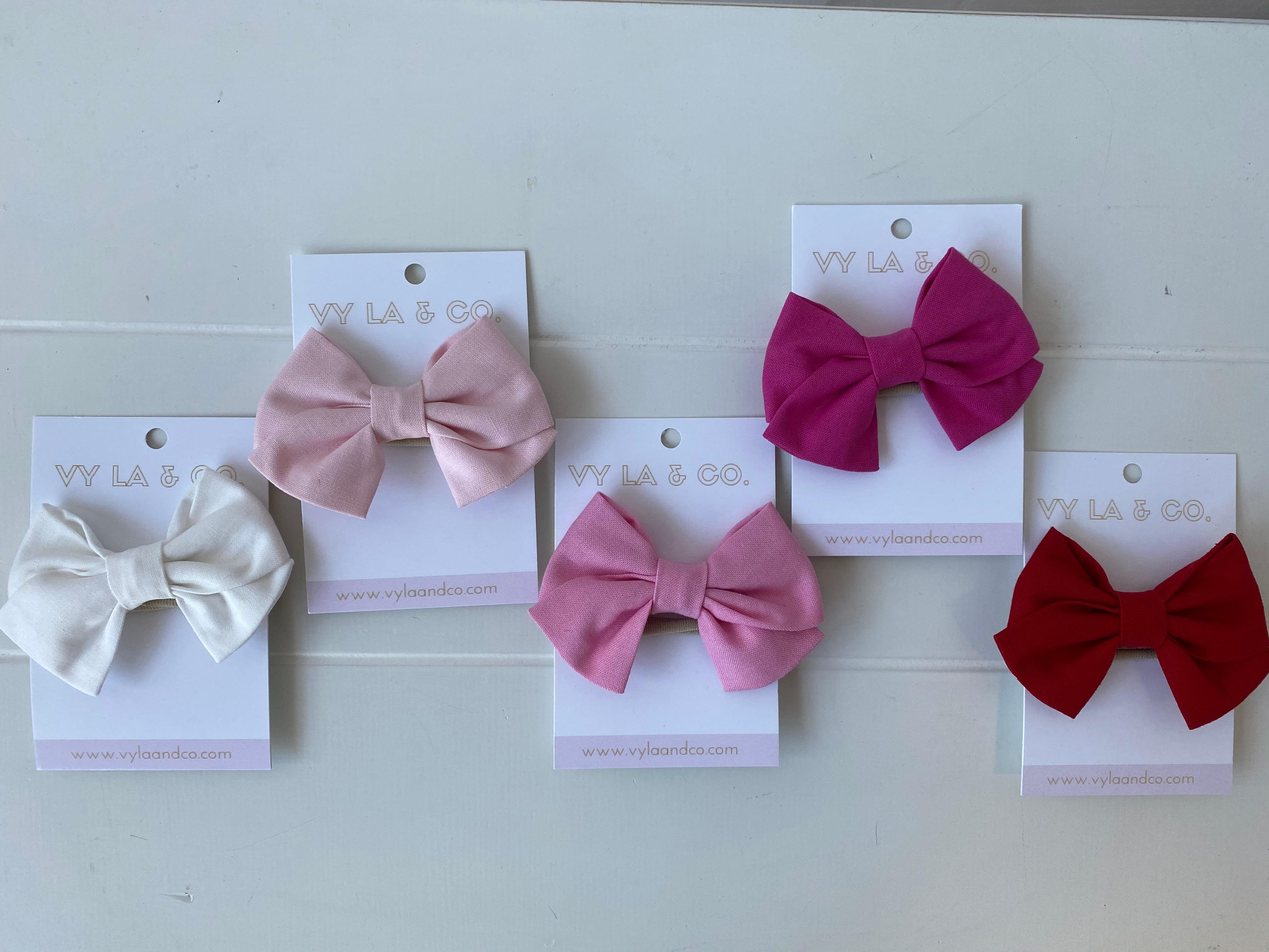baby headbands and bow, newborn baby photos, newborn headband, baby bow, baby hair accessories, baby girl headbands